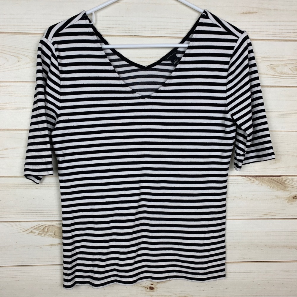 Ann Taylor Black & White striped Short sleeve Med